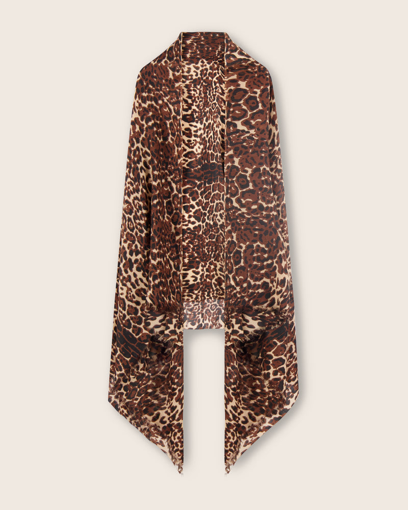 Lightweight cashmere wrap in camel leopard